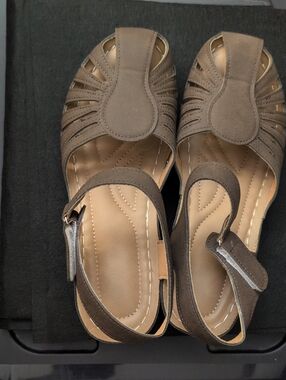 Source Unknown Brown Women’s Slingback Sandals